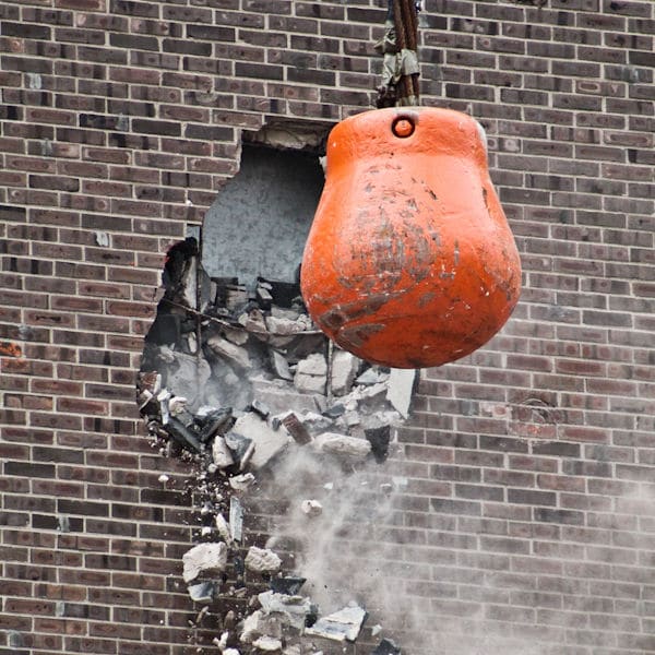 Ex0061 Casseurs de briques