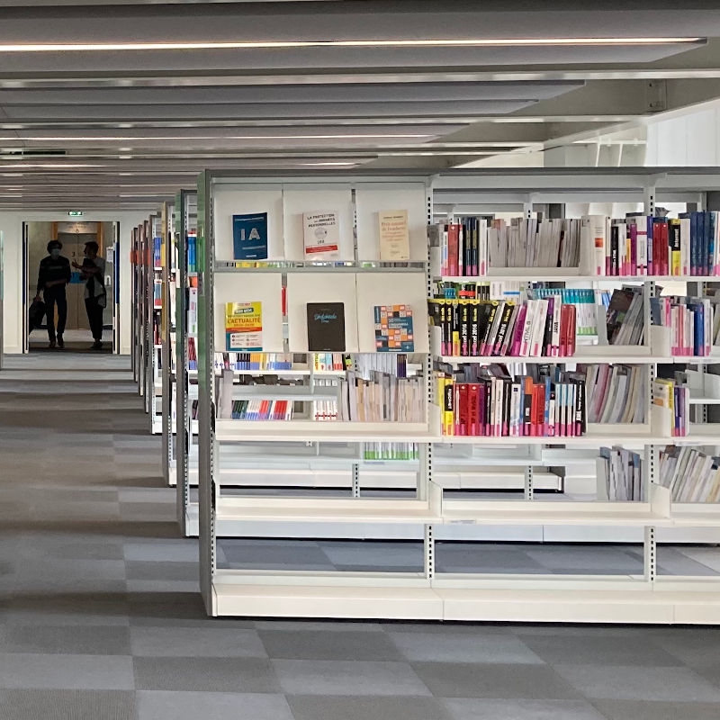 Ex0164 Bibliothèque scientifique